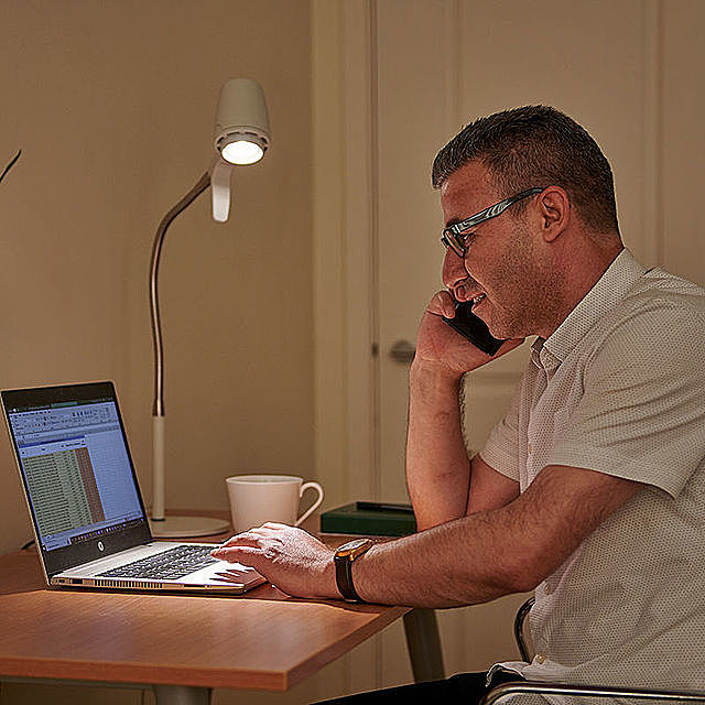 Man using laptop - HD table light